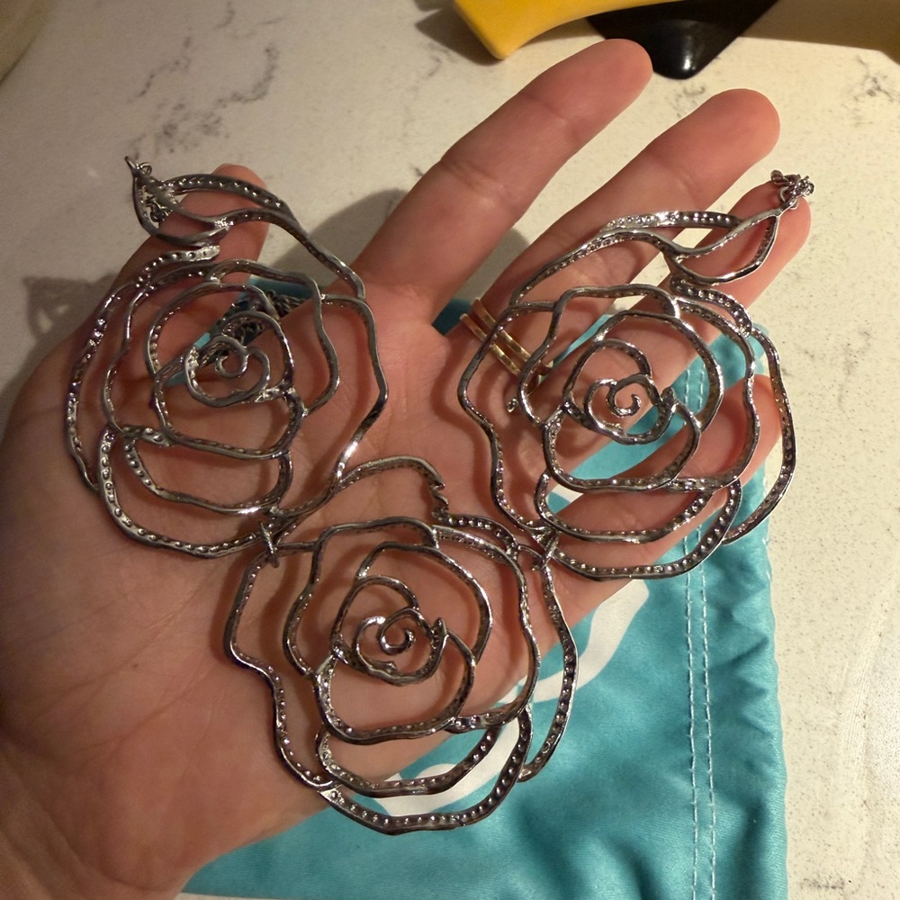 kendra scott vintage rose sliver necklace New no tags